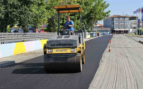 Σε πλήρη εξέλιξη οι προγραμματισμένες ασφαλτοστρώσεις από τον Δήμο Κατερίνης