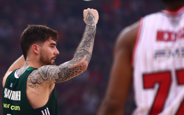 Μπάσκετ: Φινάλε-θρίλερ στο ΣΕΦ με νικητή τον Παναθηναϊκό (βίντεο)