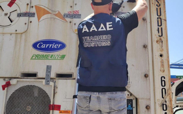 ΑΑΔΕ - Επιχείρηση Κόκα Μπανάνα: Τα κοντέινερ έκρυβαν κοκαΐνη άνω του 1.000.000 ευρώ