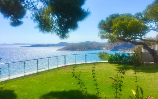 Σε πλήρη εξέλιξη η μεταμόρφωση της «Αθηναϊκής Ριβιέρας» σε τουριστικό και οικιστικό μέτωπο