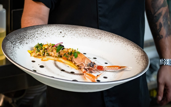 Bakalis Restaurant: Το απόγειο της γαστρονομίας, στο αγαπημένο Πευκοχώρι Χαλκιδικής