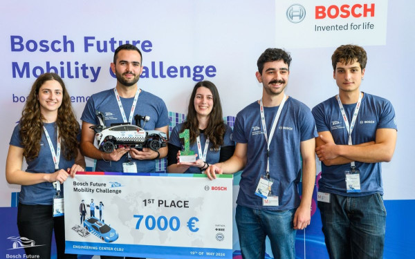 Σπουδαία διάκριση για το ΑΠΘ: 1η θέση στον Διεθνή Διαγωνισμό της BOSCH για την φοιτητική ομάδα VROOM (φωτ.)