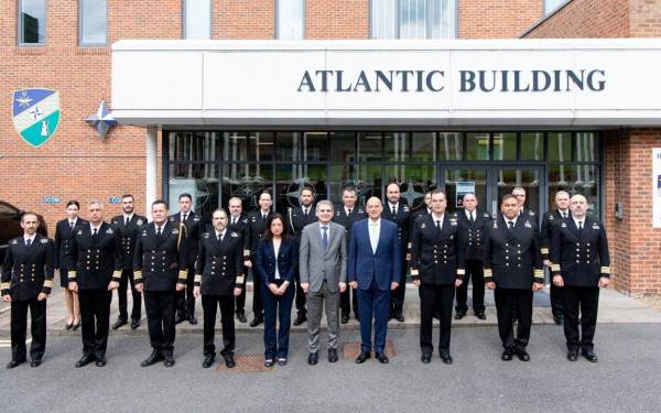 Ν. Δένδιας: Ο διοικητής του στρατηγείου του ΝΑΤΟ εξήρε την βοήθεια που παρέχει η Ελλάδα σε αεροναυτικά μέσα