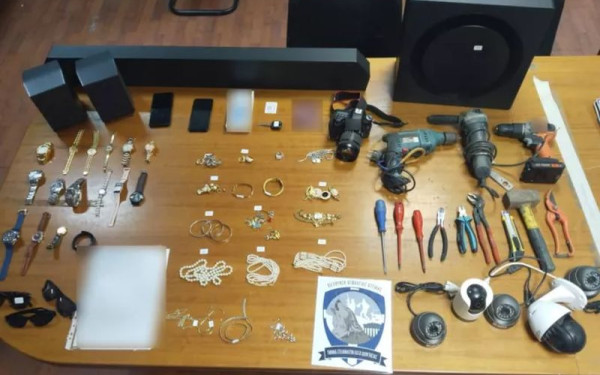 Σπείρα διαρρηκτών «ρήμαζε» σπίτια και καταστήματα σε Αττική, Θεσσαλονίκη, Λακωνία και Χαλκίδα: Πάνω από 1 εκατ. ευρώ ο «τζίρος» τους (φωτ.)