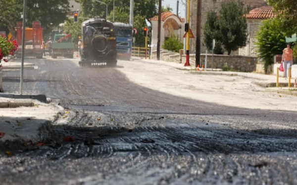 Εργασίες συντήρησης στην οδό Κομνηνών της Επαρχιακής Οδού 5 στη Δ.Ε. Σίνδου