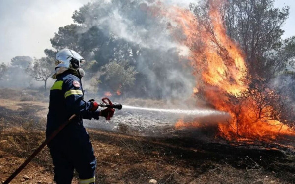 Συνελήφθη 80χρονος για 3 πυρκαγιές στα Γλυκά Νερά