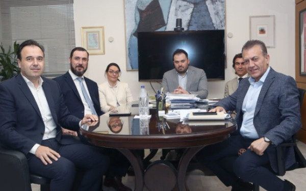 Τα δύο θέματα που βρέθηκαν στο επίκεντρο της συνάντησης των Παπαστεργίου, Βρούτση με τον πρόεδρο της Super League