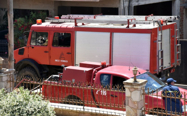 Αθήνα: Πυρκαγιά σε εγκαταλελειμμένο κτίριο στην οδό Ιάσονος