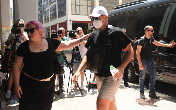 Δίωξη κακουργηματικού χαρακτήρα για τους 13 της θαλαμηγού για τη φωτιά στην Ύδρα