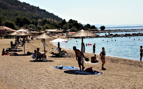 Βόλος: Γαλάζιες σημαίες και πεντακάθαρα νερά σε ακτές του Δήμου Βόλου εντός του Παγασητικού