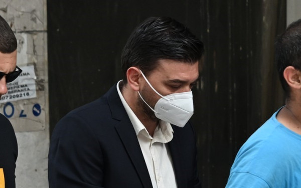 Ποινική δίωξη στον δημοσιογράφο για τον ξυλοδαρμό της συντρόφου του