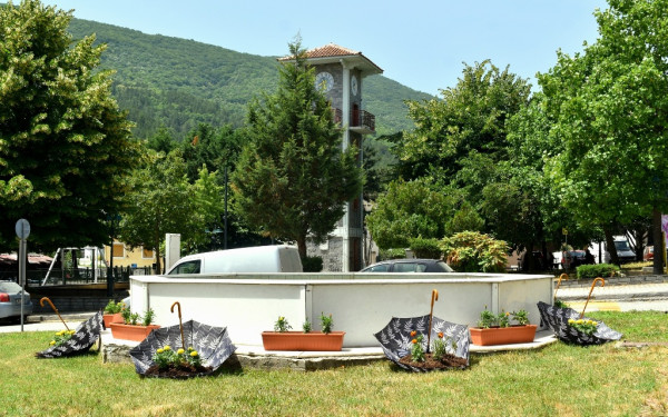 Συνεχίζονται οι ανθοφυτεύσεις σε κοινόχρηστους χώρους του Δήμου Φλώρινας