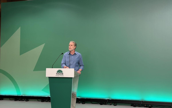 Υποψήφιος πρόεδρος για το ΠΑΣΟΚ και ο Παύλος Γερουλάνος (βίντεο, φωτ.)