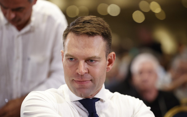 Στ. Κασσελάκης: «Ποιος άλλος θα είχε τόση ανοσία στην αξιοπρέπεια, εκτός από τον Άδωνι Γεωργιάδη;»