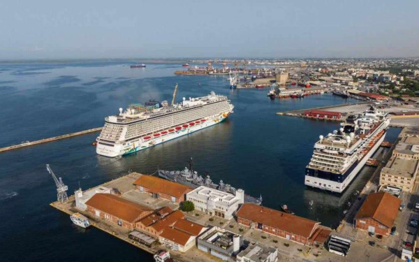 Θεσσαλονίκη: Το κρουαζιερόπλοιο «Celebrity Infinity» αναπροσάρμοσε το ταξίδι του εξαιτίας της σημερινής 24ωρης απεργίας Θεσσαλονίκη: Το κρουαζιερόπλοιο «Celebrity Infinity» αναπροσάρμοσε το ταξίδι του εξαιτίας της σημερινής 24ωρης απεργίας