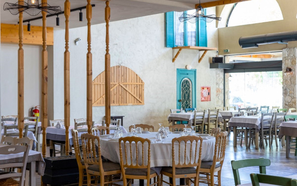 Mεζεδοφωλιά: Γεύσεις αυθεντικές, σε ένα όμορφο μεζεδοπωλείο στην Πολίχνη