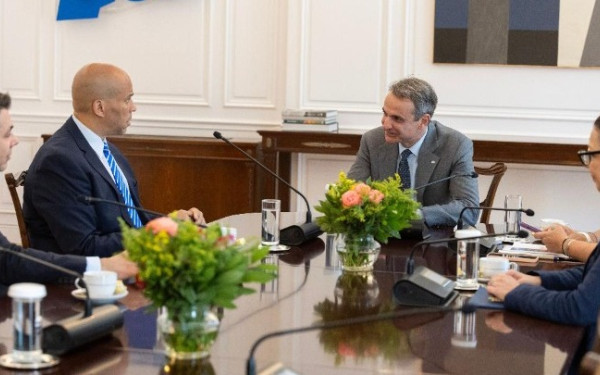 Συνάντηση Κυρ. Μητσοτάκη με τον γερουσιαστή των ΗΠΑ Κόρι Μπούκερ