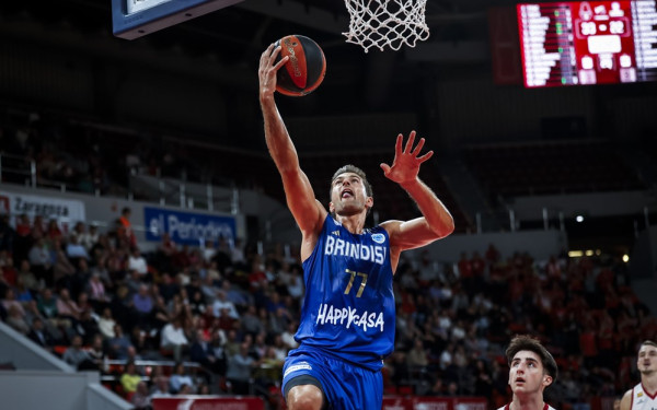 Μπάσκετ: Ο Άρης έδωσε τα χέρια με τον Αμερικανό φόργουορντ, Νέιτ Λαζέφσκι (βίντεο)