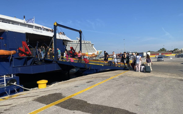 Θεσσαλονίκη: Επικοινωνία Αγγελούδη - Κικίλια για την ακτοπλοϊκή σύνδεση με Σποράδες