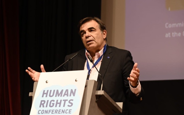 Θεσσαλονίκη: «Το μίσος δεν έχει θέση στην Ευρώπη» τόνισε ο Μ. Σχοινάς, στο συνέδριο του EuroPride