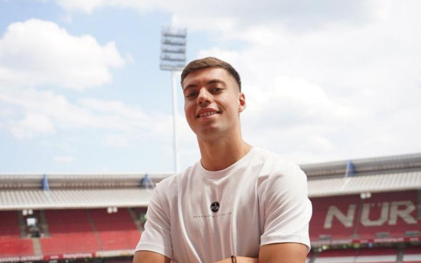 ΠΑΟΚ: Ο Στέφανος Τζίμας στα χέρια του Μίροσλαβ Κλόζε