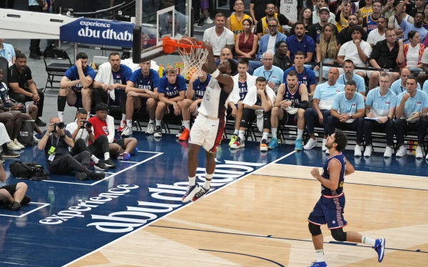 Μπάσκετ: Οι ΗΠΑ διέλυσαν τη Σερβία και έστειλαν μήνυμα ενόψει Ολυμπιακών (βίντεο)