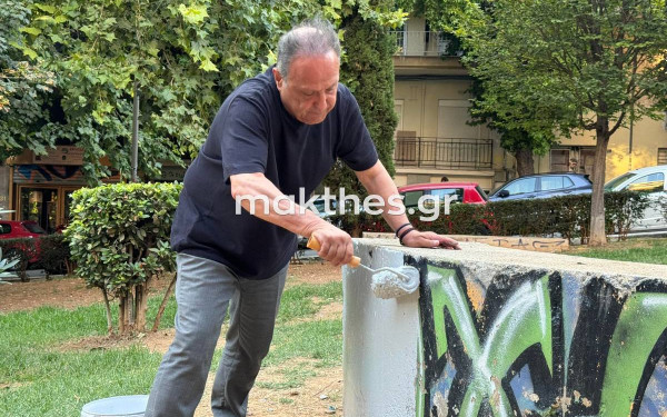 Θεσσαλονίκη: Επιχείρηση «αντιγκράφιτι» σε έξι γειτονιές της πόλης - Σήκωσε μανίκια και έβαψε ο Αγγελούδης (βίντεο & φωτ.)