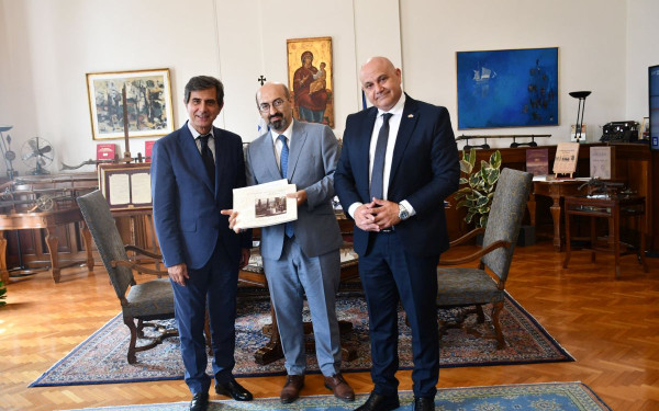 Με τους πρέσβεις της Αρμενίας και του Καναδά συναντήθηκε ο Κ. Γκιουλέκας