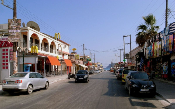 Ζάκυνθος: Ένας Βρετανός νεκρός και ένας χαροπαλεύει - Έπεσαν από μπαλκόνια στον Λαγανά