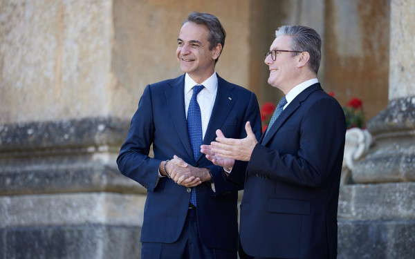 Με τον Βρετανό πρωθυπουργό Κιρ Στάρμερ συναντήθηκε ο Μητσοτάκης