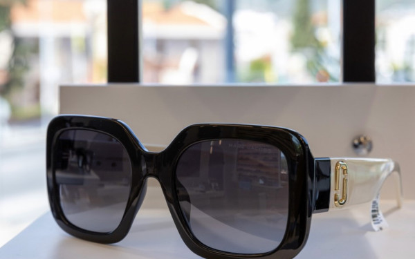 Perrys Optical: Επώνυμα γυαλιά οράσεως και ηλίου και λύσεις για προβλήματα όρασης και ακοής, με εμπειρία 31 ετών