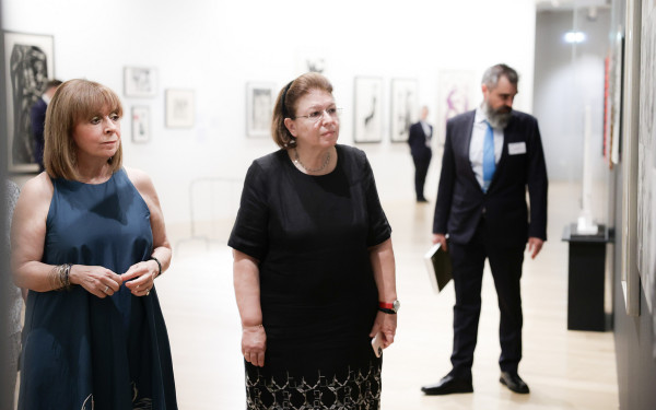 Η Κατ. Σακελλαροπούλου εγκαινίασε την έκθεση «Δημοκρατία» στην Εθνική Πινακοθήκη