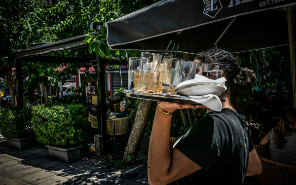 ΓΣΕΕ: Καταγγελίες για εργασία υπό εξοντωτικές συνθήκες καύσωνα στη Βόρεια Ελλάδα