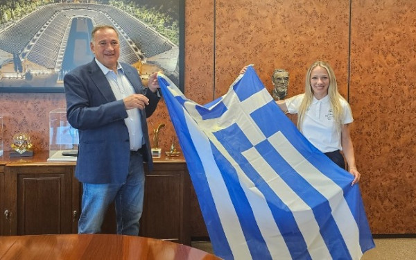 Ολυμπιακοί Αγώνες: Στα χέρια της Ντρισμπιώτη η ελληνική σημαία