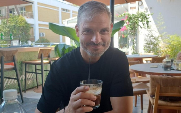 Πρωινός καφές με τον Άγγελο Χαριστέα