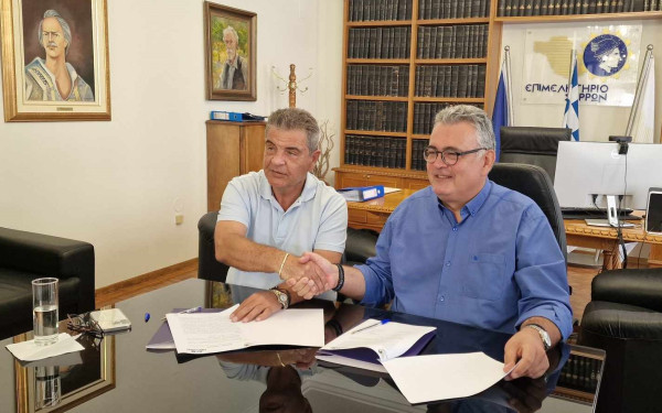 Eνώνουν τις δυνάμεις τους το Επιμελητήριο Σερρών και η ΔΕΘ-HELEXPO Eνώνουν τις δυνάμεις τους το Επιμελητήριο Σερρών και η ΔΕΘ-HELEXPO