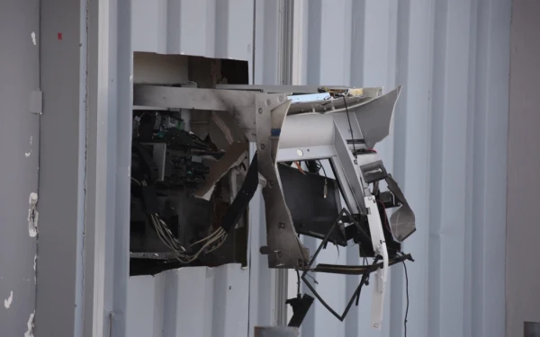 Έκρηξη σε ΑΤΜ στον Ισθμό της Κορίνθου - Τρεις οι δράστες