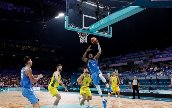 Ολυμπιακοί Αγώνες: Η Εθνική ομάδα μπάσκετ νίκησε με 77-71 την Αυστραλία και αγγίζει την πρόκριση στα προημιτελικά (βίντεο)