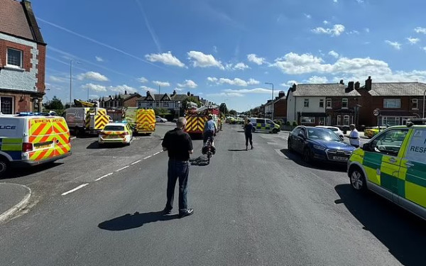 Βρετανία: Τουλάχιστον 8 τραυματίες από επίθεση με μαχαίρι