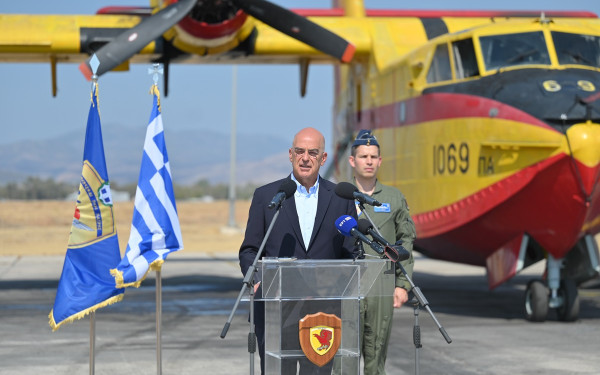 Ν. Δένδιας: Επίδομα νυχτερινής εργασίας στους τεχνικούς εναέριων μέσων αεροπυρόσβεσης