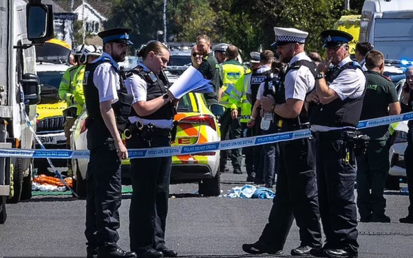 Αγγλία: 2 νεκρά παιδιά και 11 τραυματίες από την επίθεση με μαχαίρι στο Σάουθπορτ (βίντεο)