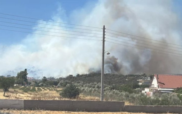 Αττική: Διαστάσεις παίρνει η φωτιά στην Αγία Μαρίνα στο Κορωπί - Εκκενώνονται περιοχές