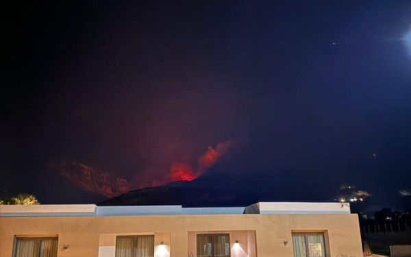 Ανεξέλεγκτη φωτιά και στο Ρέθυμνο: Ήχησε τη νύχτα το 112