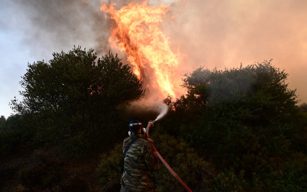 Πολύ υψηλός κίνδυνος πυρκαγιάς αύριο σε τέσσερα νησιά