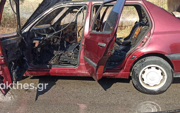 Πιερία: Όχημα τυλίχτηκε στις φλόγες εν κινήσει (φωτ.)