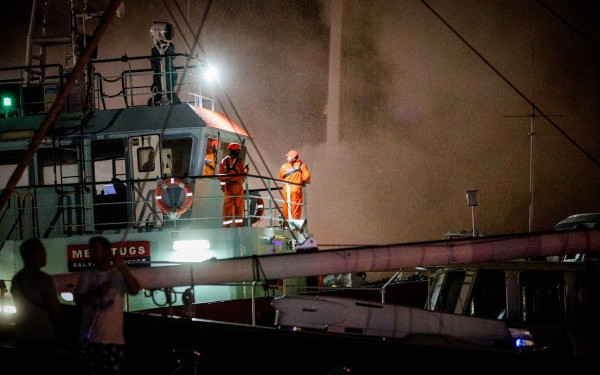 Αθήνα: Βυθίστηκαν τα τρία από τα τέσσερα σκάφη που κάηκαν στη Μαρίνα Ζέας