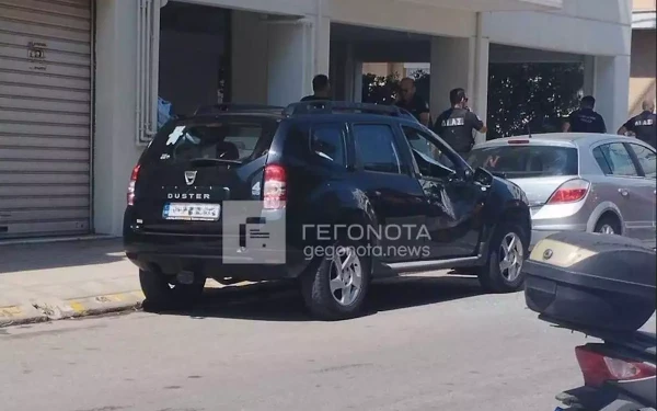 Βόλος: Έπεσε από τον 4ο όροφο πολυκατοικίας σε καπό τζιπ (φωτ.)