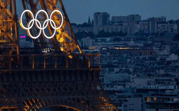 Παρίσι 2024: Τα τελευταία χιλιόμετρα της Ολυμπιακής Φλόγας