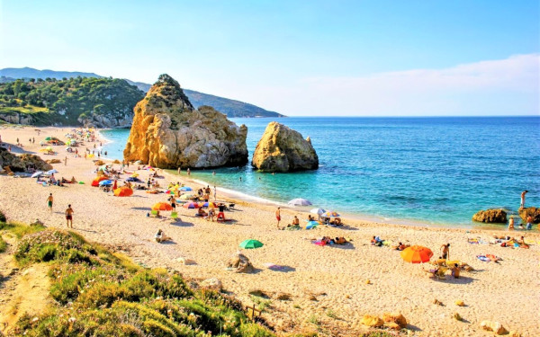 Πήλιο: Ναυαγοσώστης έσωσε λουόμενο από πνιγμό