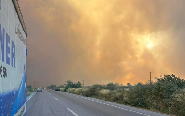 Β. Βαθρακογιάννης: 26 εναέρια μέσα και πάνω από 180 πυροσβέστες επιχειρούν στην πυρκαγιά στην Εύβοια